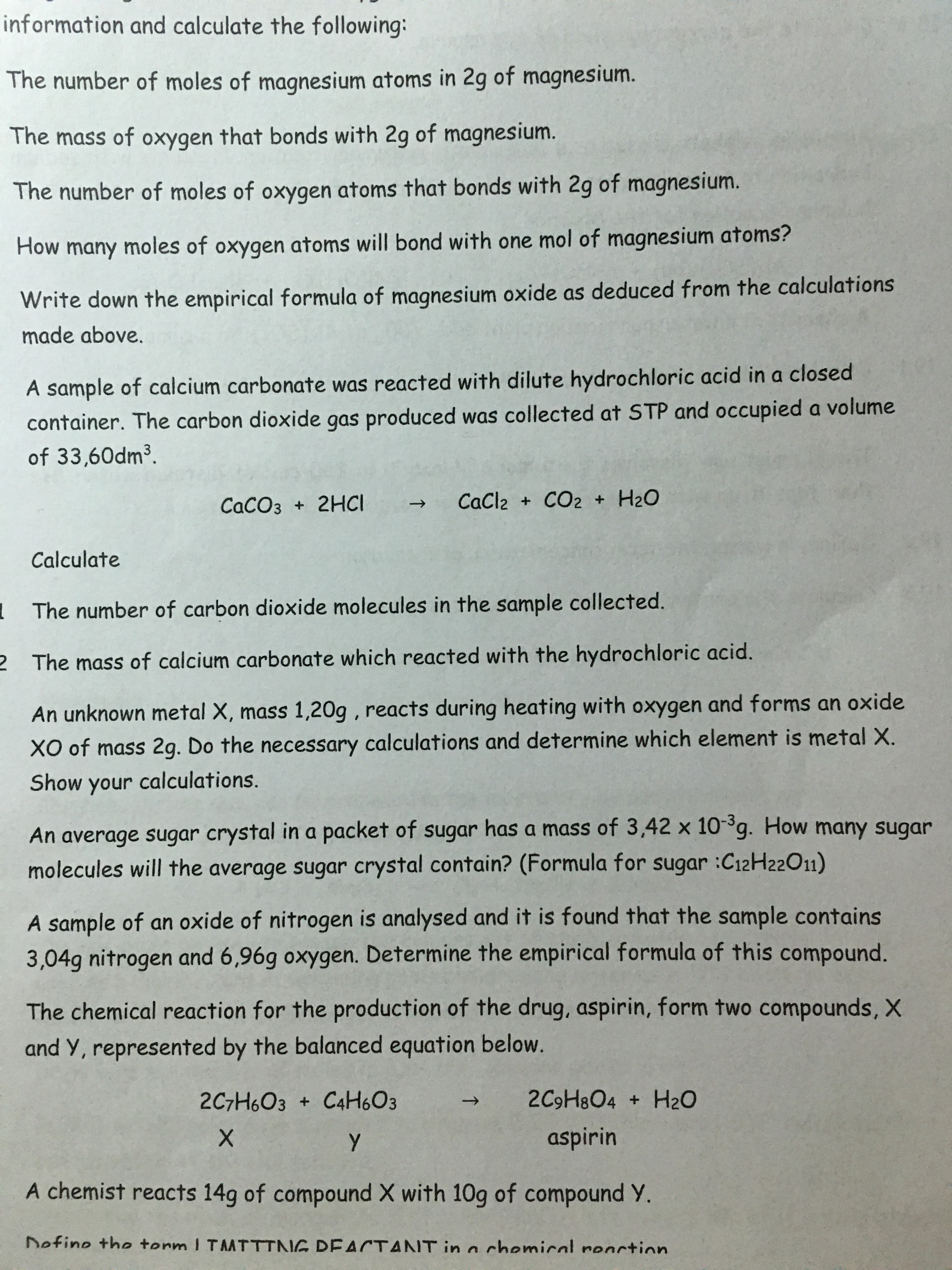 An unknown metal X, mass 1,20g , reacts during heating with oxygen and forms an oxide
XO of mass 2g. Do the necessary calculations and determine which element is metal X.
Show your calculations.
