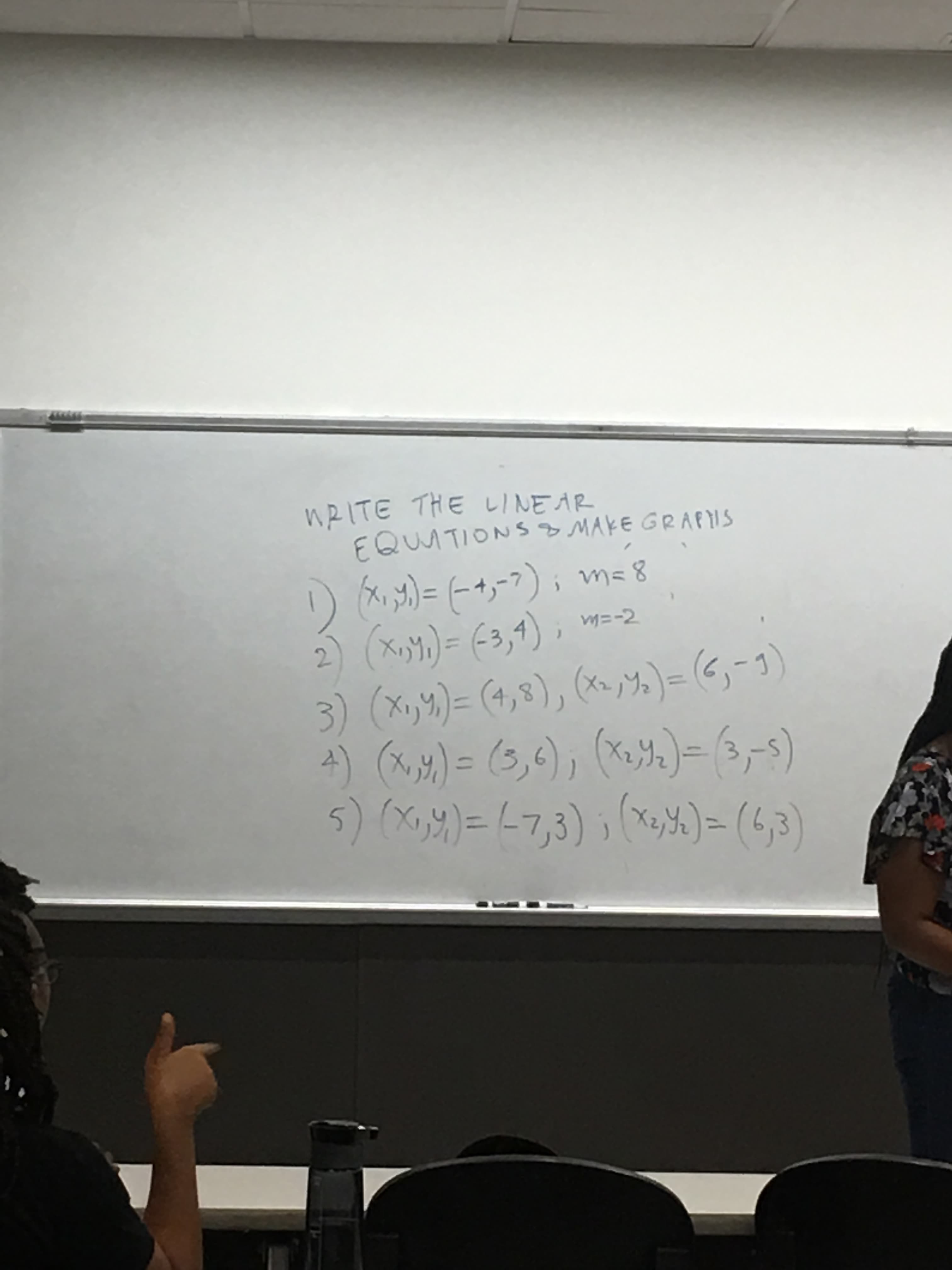 WPITE THE しINEAR
FQUITIONSMAKE GRAFUS
2) , w-2
3) (x,)=4,), ()- -1)
+) =,9), )-6)
5) (0M)=7,3))- (3)
)=3,1)
