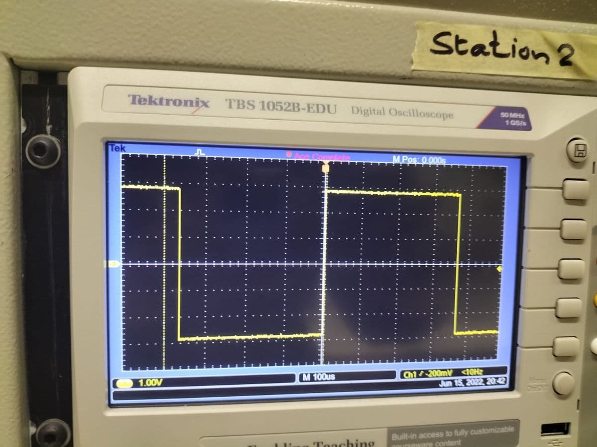 Tek
Tektronix TBS 1052B-EDU Digital Oscilloscope
1.00V
LI
omplete
M 100us
Station 2
Toaching
MPos: 0.000s
Ch1-200mV <10Hz
50 MHz
1GS/s
Jun 15, 2022, 20:42
Built-in access to fully customizable
courseware content